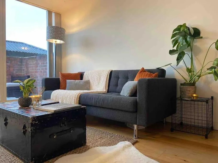 Spitalfields Market Penthouse Flat With Balcony London