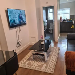  Apartment Luxury One Bedroom Flat