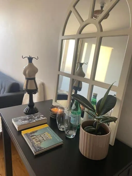 Apartment Spitalfields Market Penthouse Flat With Balcony London